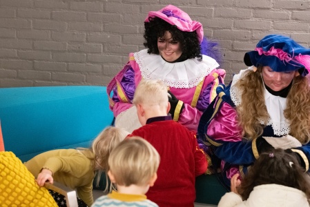 2025-11-23 Sint leest voor-56